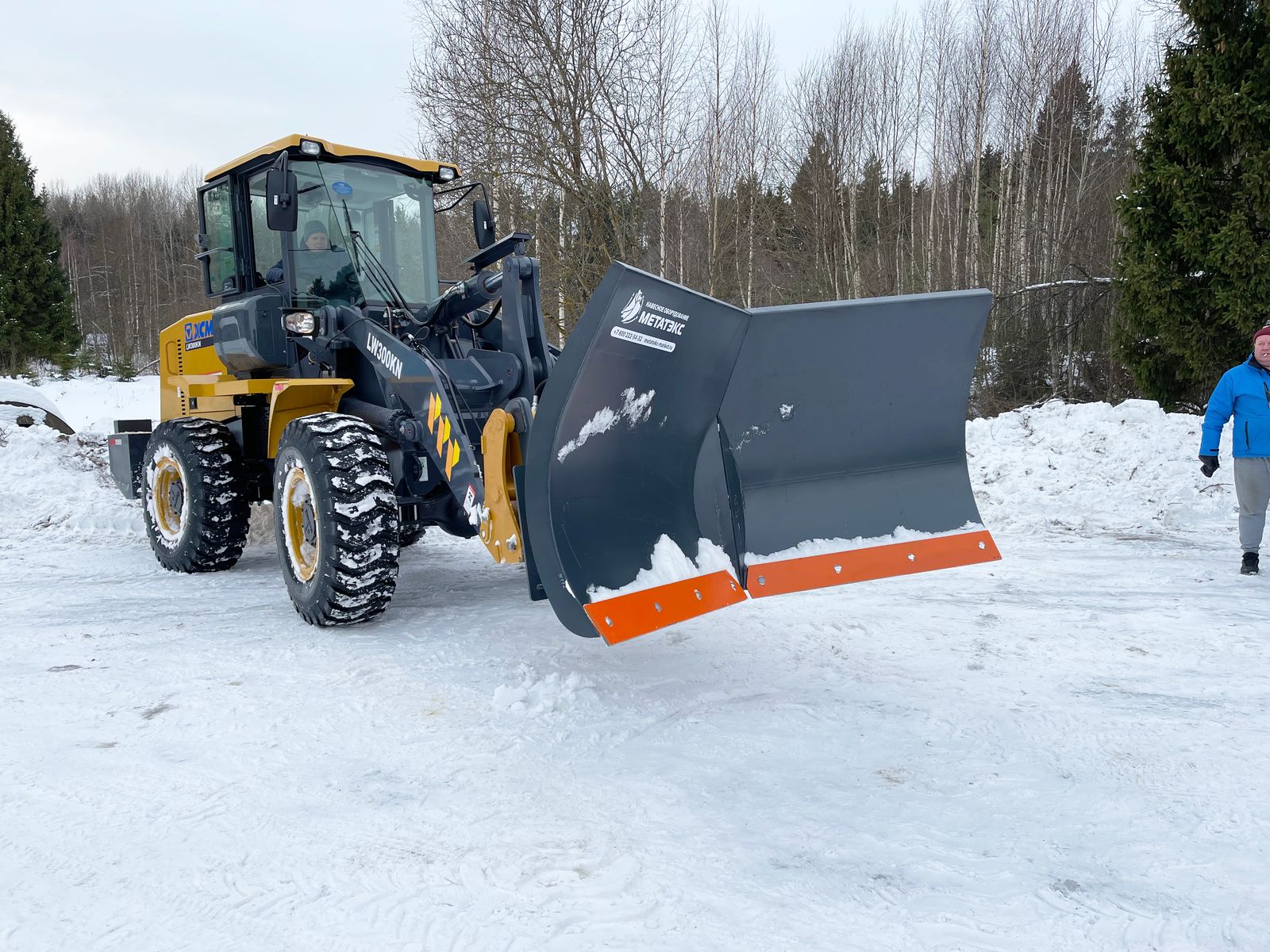 Фото навесного оборудования V-образный отвал SBV_FL-1280-2400